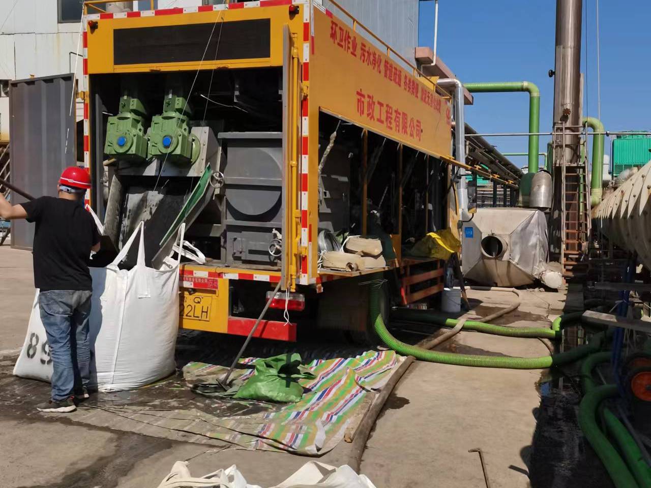 闽侯淤泥压干处理